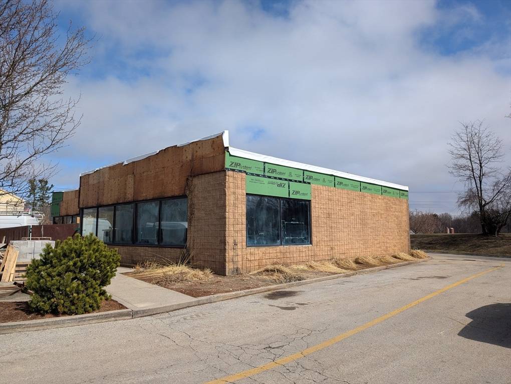Auburn, MA 01501,717 Southbridge St