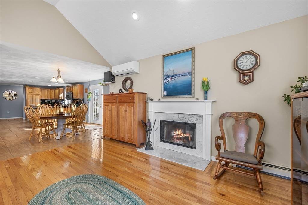 West Newbury, MA 01985,4 Barberry Ln