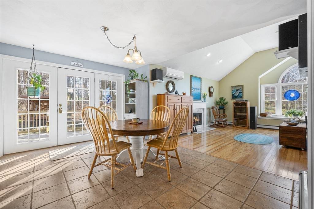 West Newbury, MA 01985,4 Barberry Ln