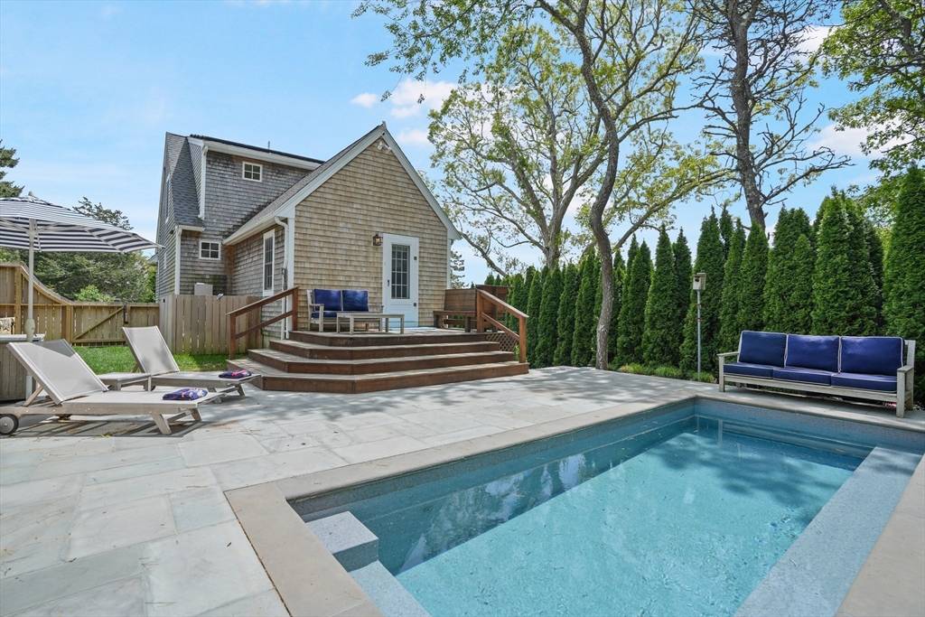 Edgartown, MA 02539,2 Orchard Lane
