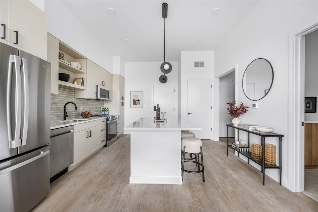 Revere, MA 02151,93 Bennington St #320