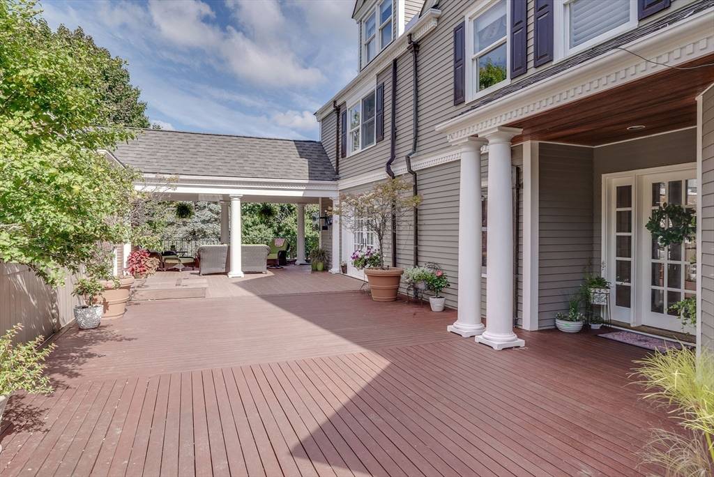 Lynnfield, MA 01940,28 Durham Dr