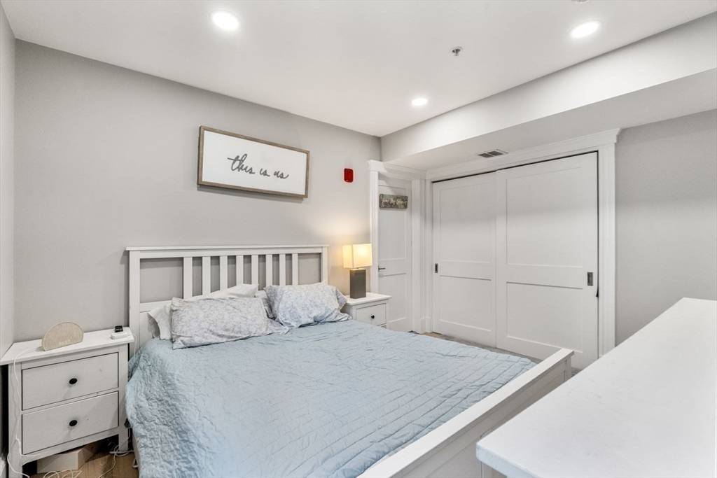 Winthrop, MA 02152,600 Shirley St #16