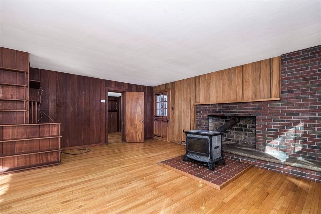 Weston, MA 02493,445 Glen Road