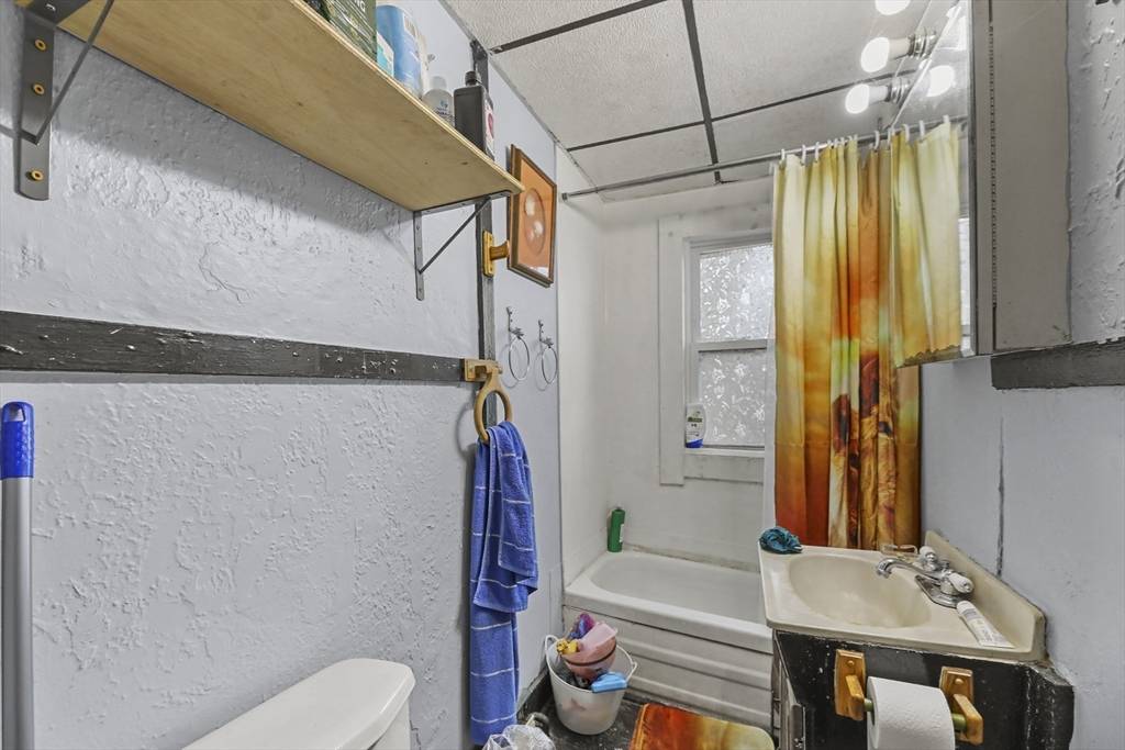 138 Robbins Ave Pittsfield, MA 01201