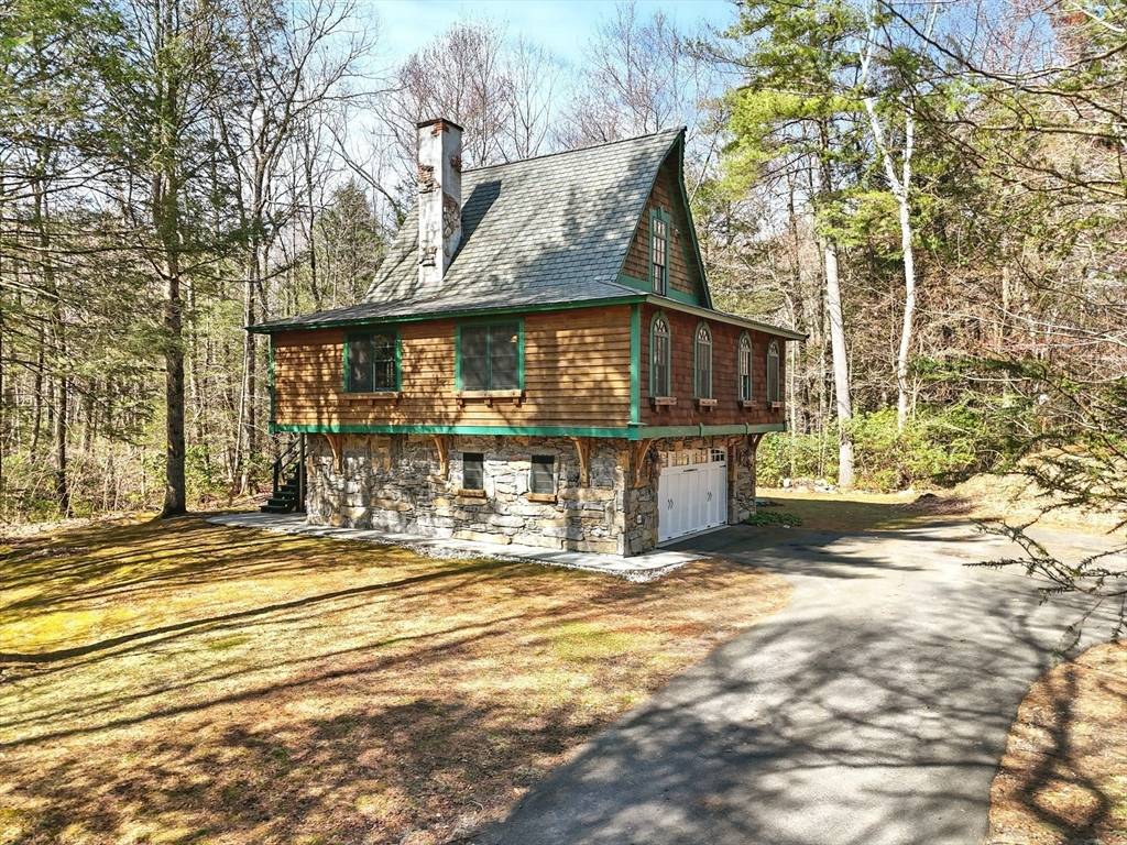 Westhampton, MA 01027,315 Southampton Rd