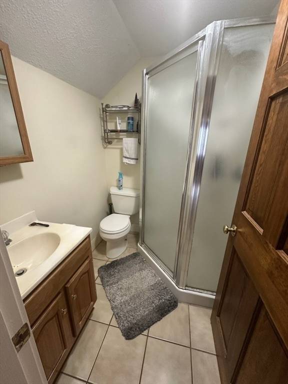 Oxford, MA 01537,70 Leicester St. #3L