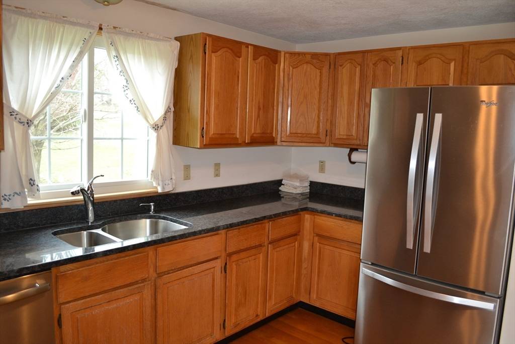 Sutton, MA 01590,55 Mendon Rd