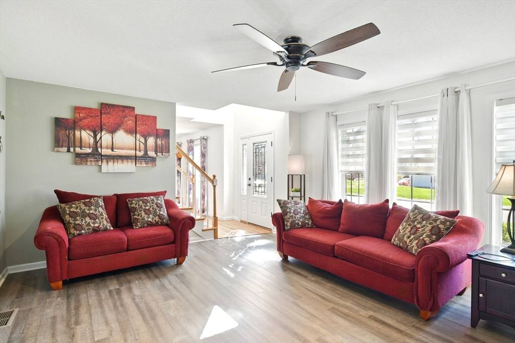 South Hadley, MA 01075,2 Valley View Dr