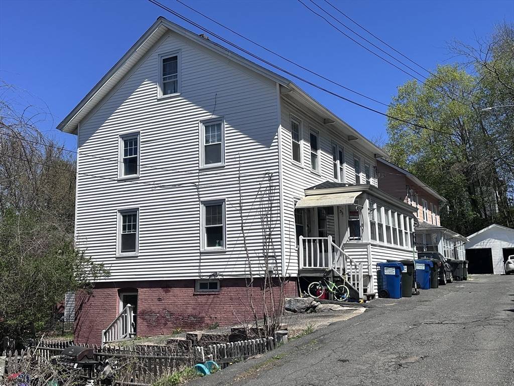 Ware, MA 01082,32-34 East Ct