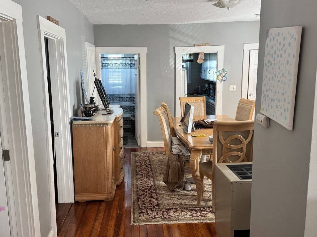 New Bedford, MA 02740,136 Dartmouth St