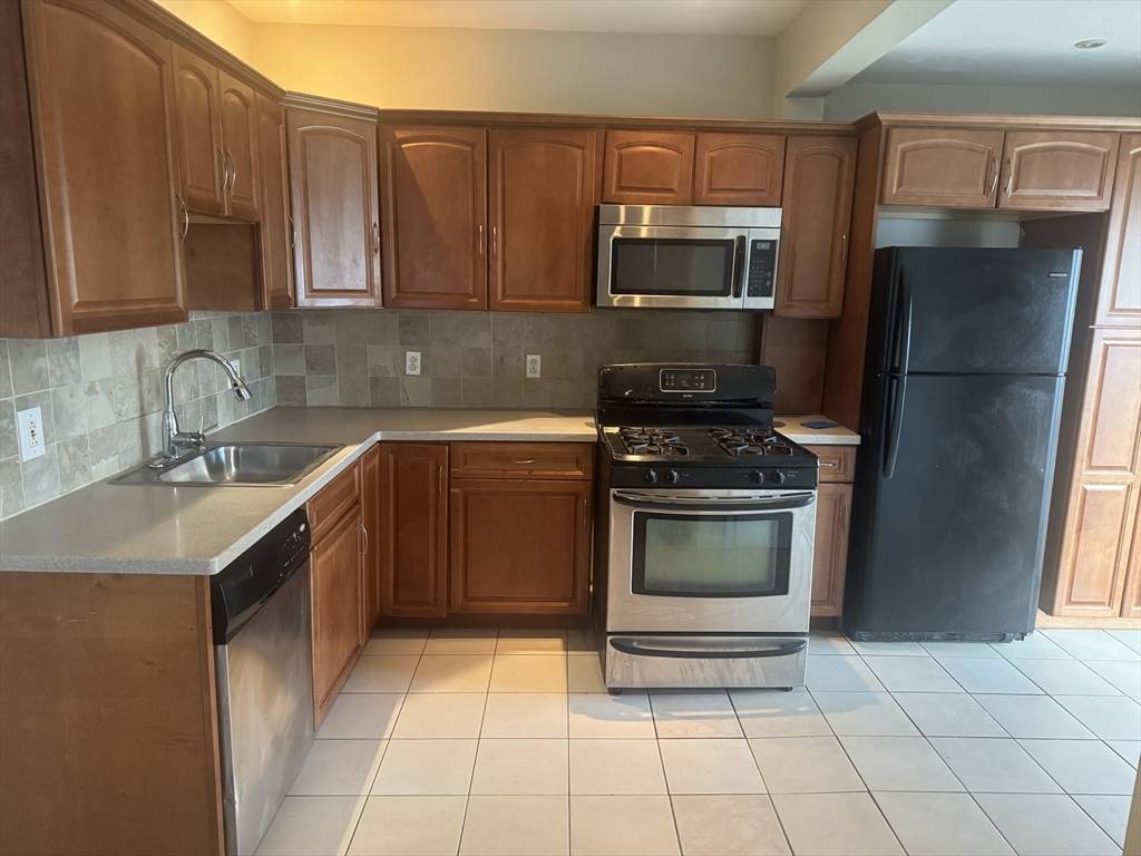 Boston, MA 02124,26 Brookview St. #2