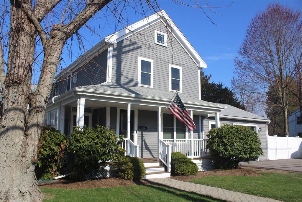 Walpole, MA 02081,268 Common St
