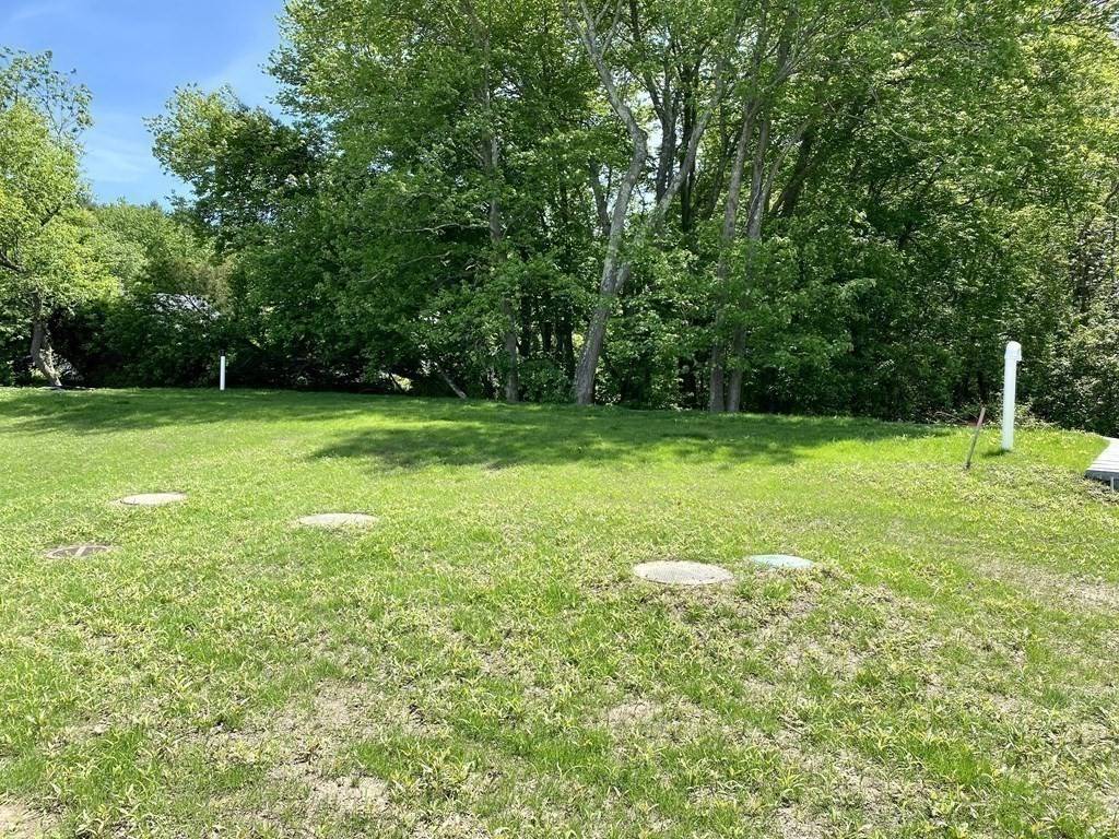 Holliston, MA 01746,20 Hargrave Avenue #4