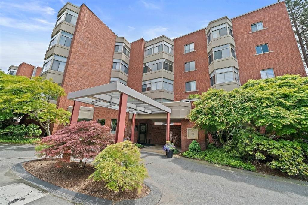 Newton, MA 02467,99 Florence Street #40-2B