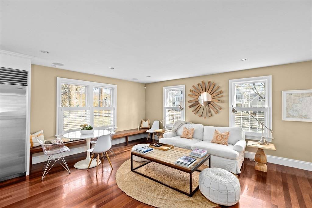 50 Pleasant St Hingham, MA 02043