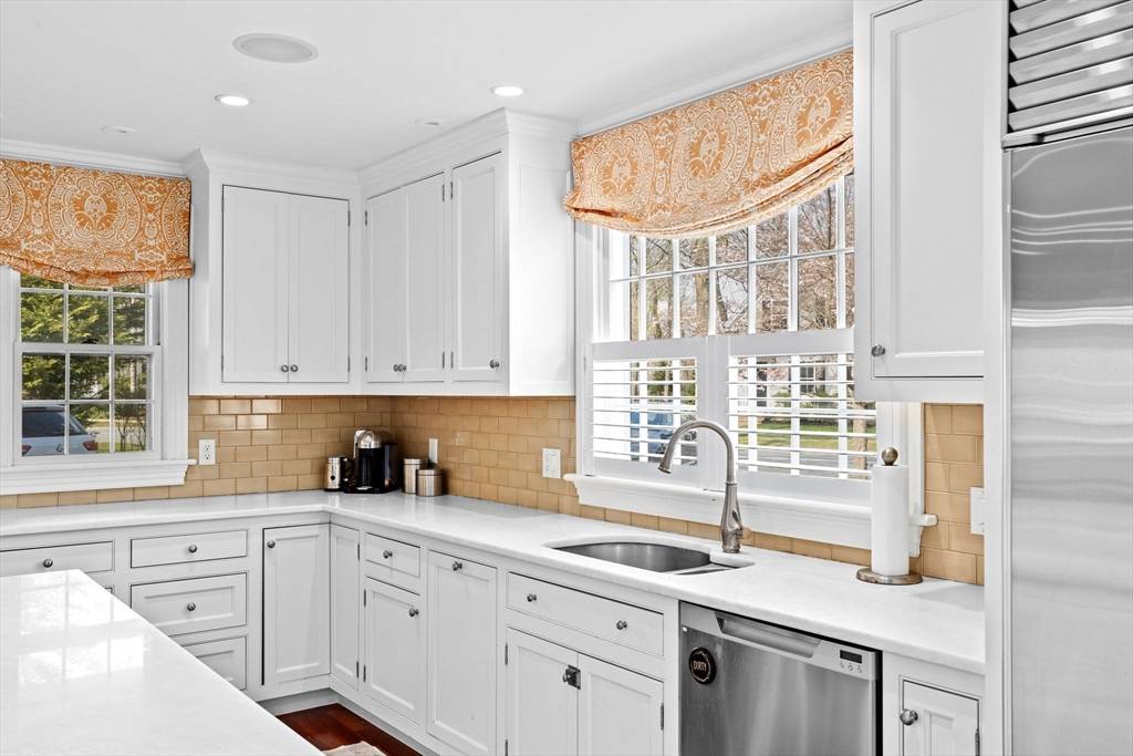 50 Pleasant St Hingham, MA 02043