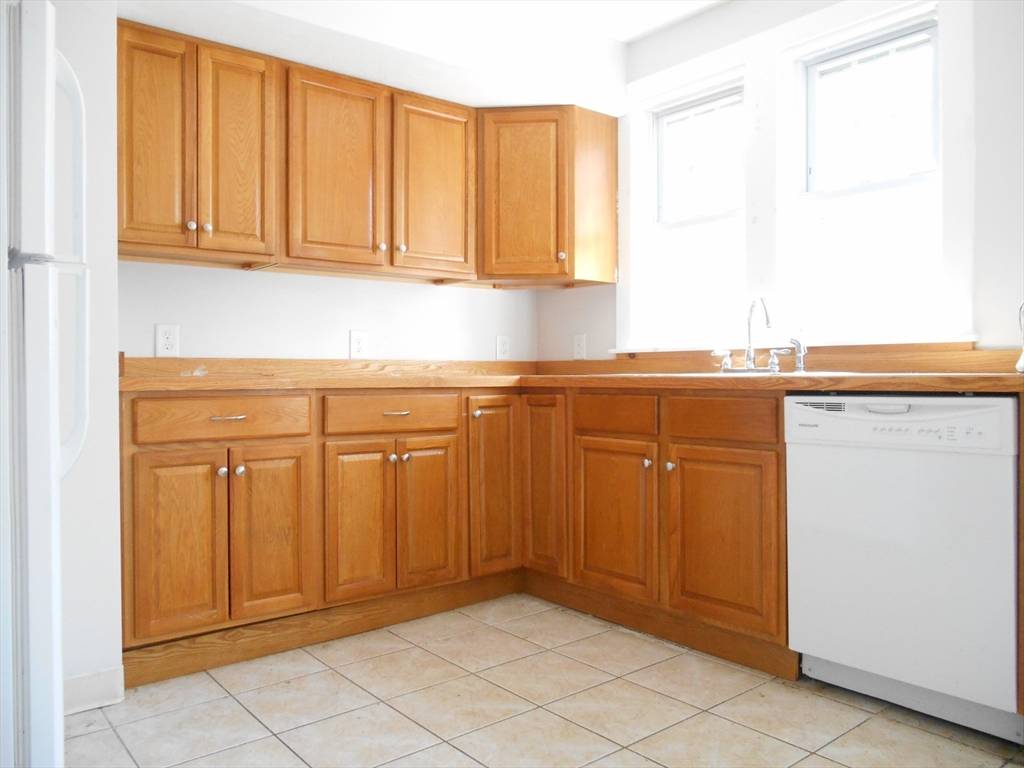 Barre, MA 01005,27 Trafalgar Square #27