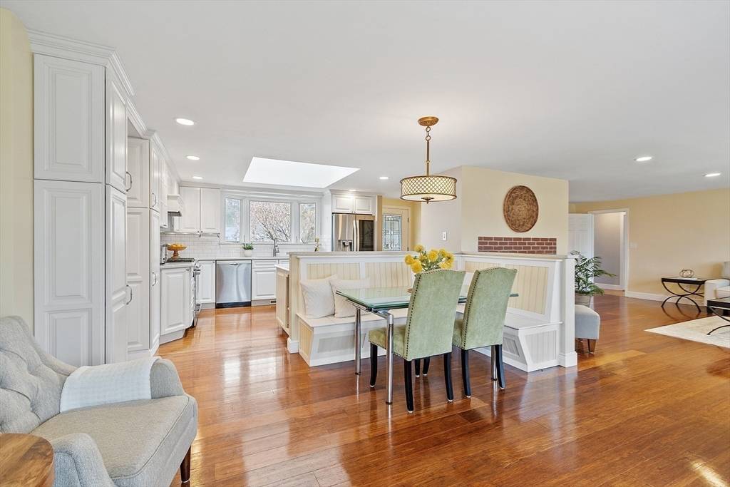 Medfield, MA 02052,281 South St