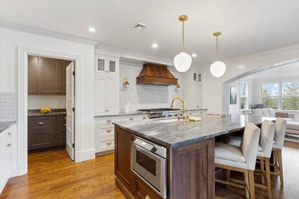 Brookline, MA 02446,199 Winchester St #199