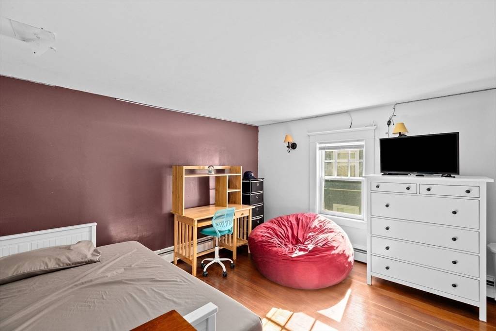 35 Bourne St Middleboro, MA 02346