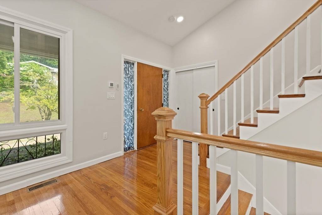 Winchester, MA 01890,7 Thornberry Road