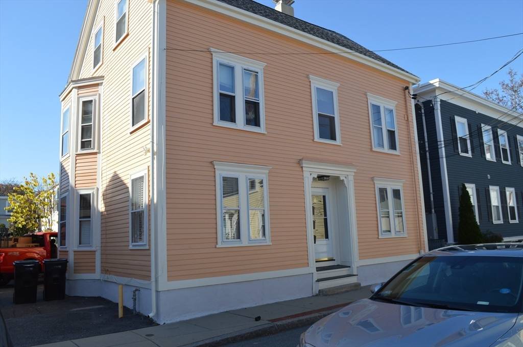Salem, MA 01970,16 Bentley Street #3