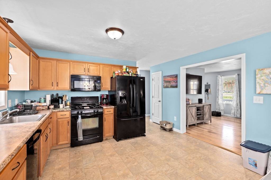 Middleboro, MA 02346,29 Captain Hall Rd