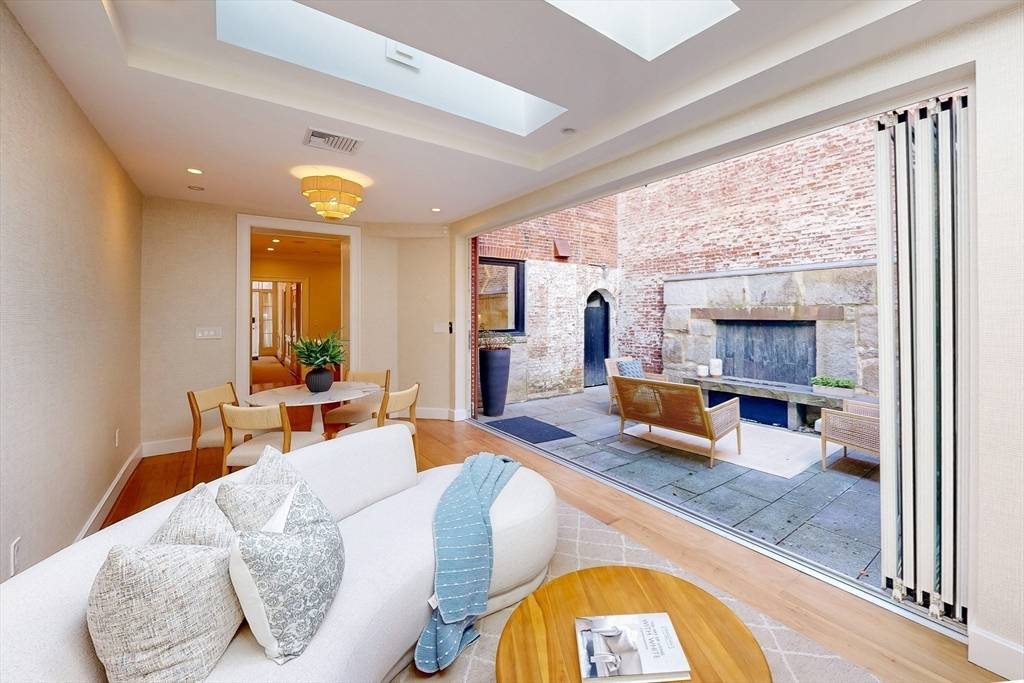 9 Chestnut St Boston, MA 02108