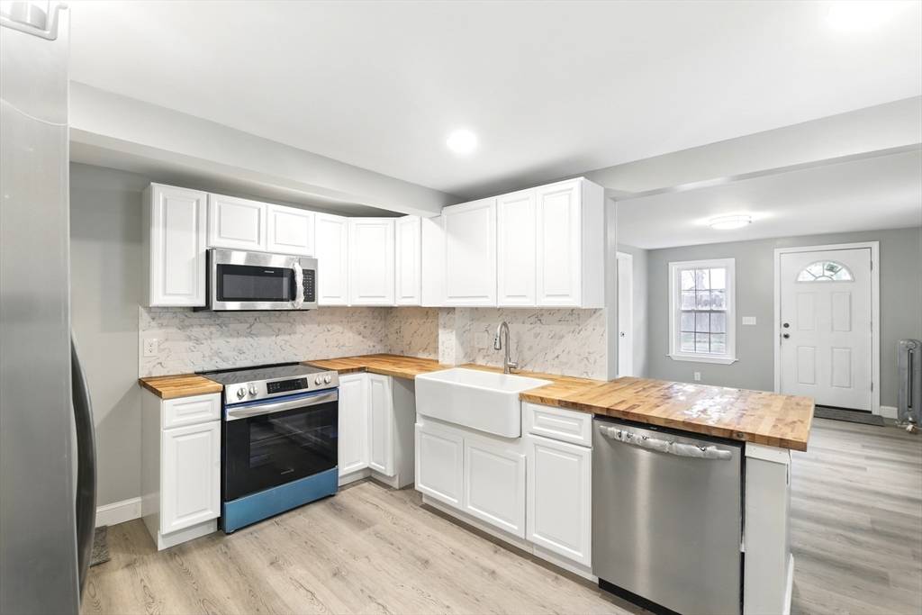 Westfield, MA 01085,86 White St