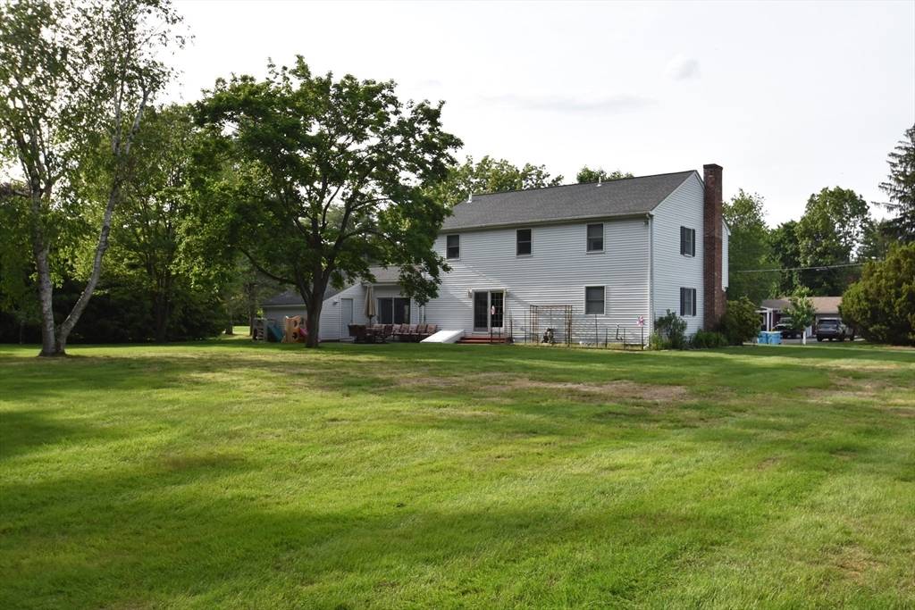 Sudbury, MA 01776,17 Wagonwheel Rd