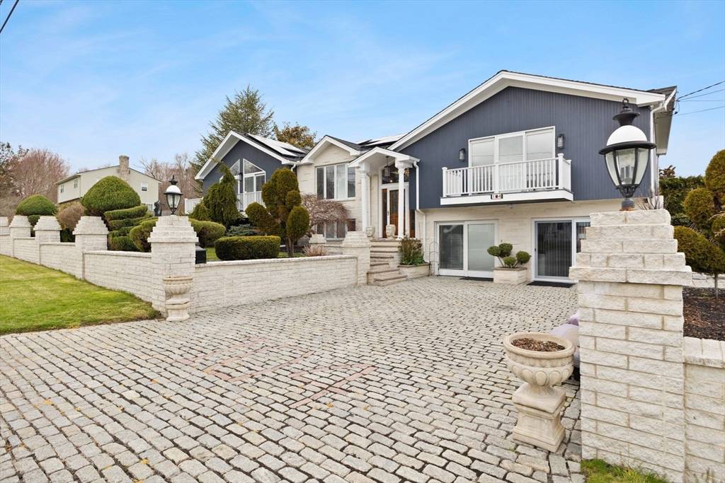 Swansea, MA 02777,104 Randall Shea Dr
