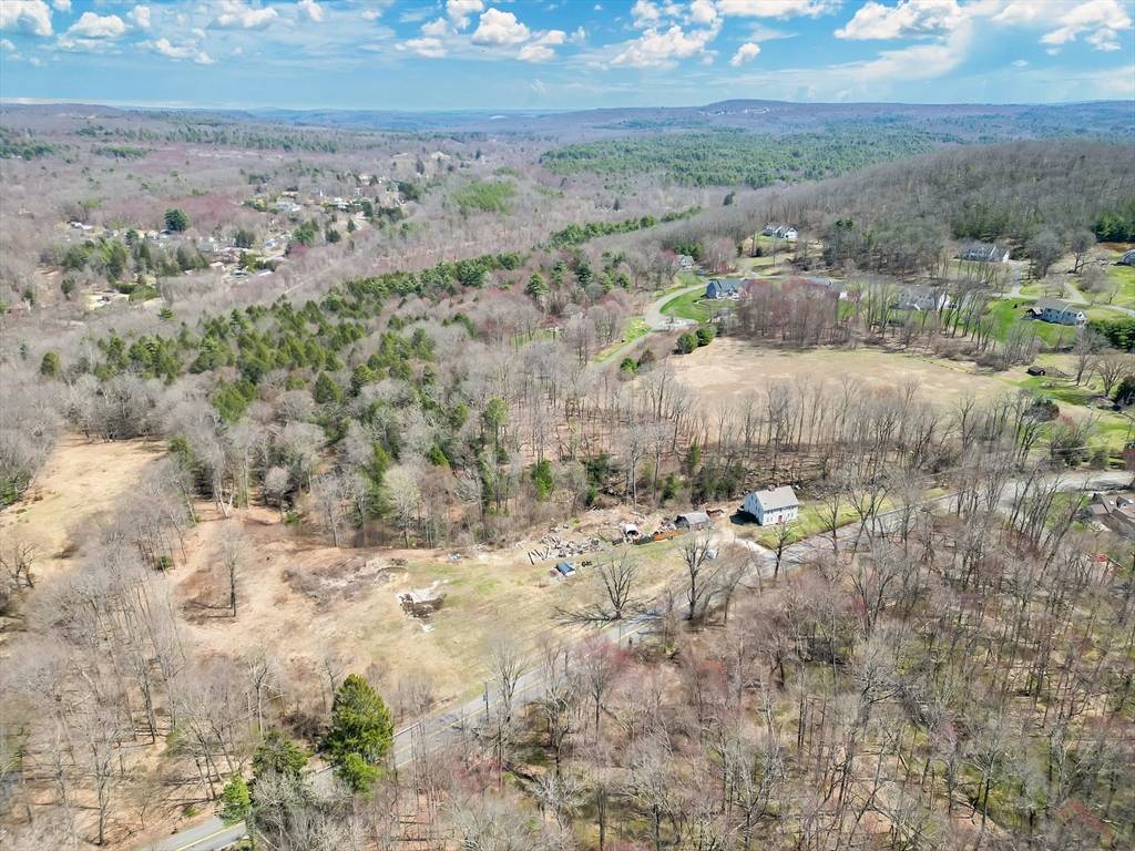 Wilbraham, MA 01095,182 Mountain