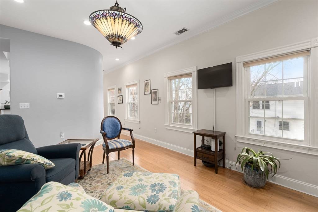 62 Winthrop St #2 Boston, MA 02119
