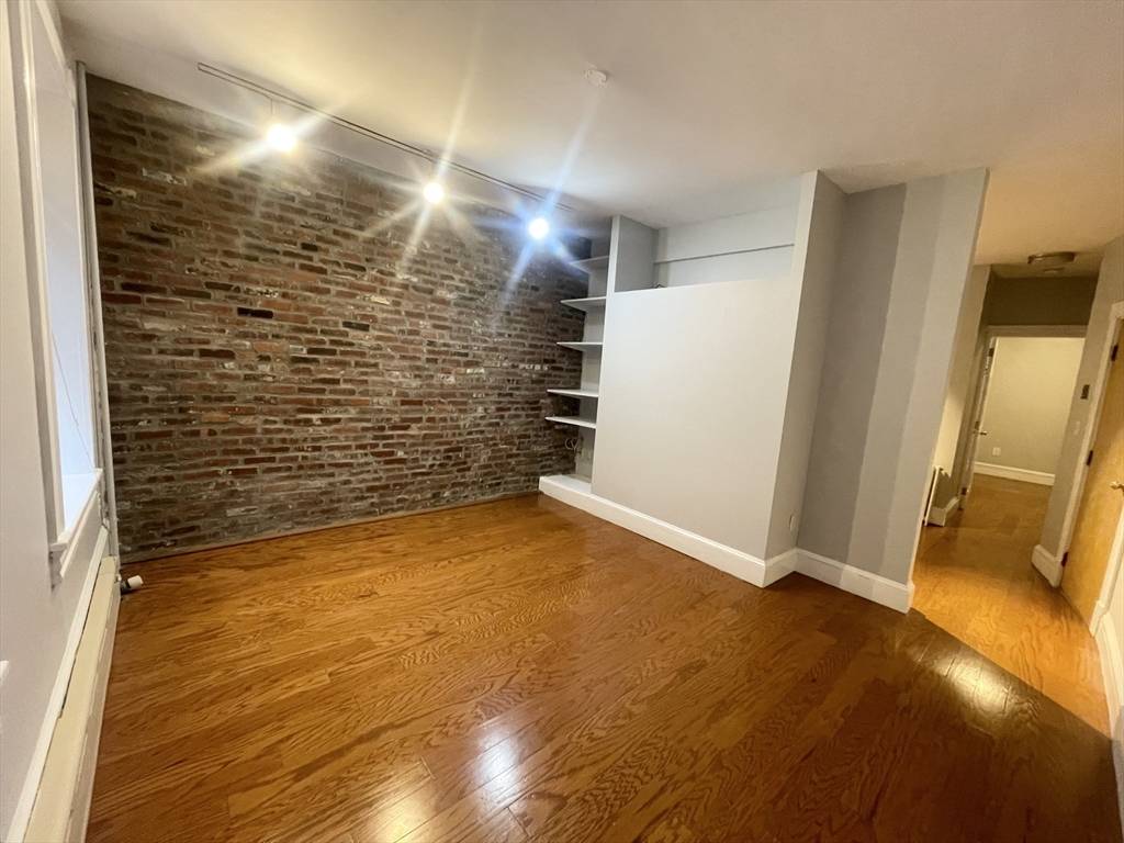 Boston, MA 02114,59 Myrtle St #3