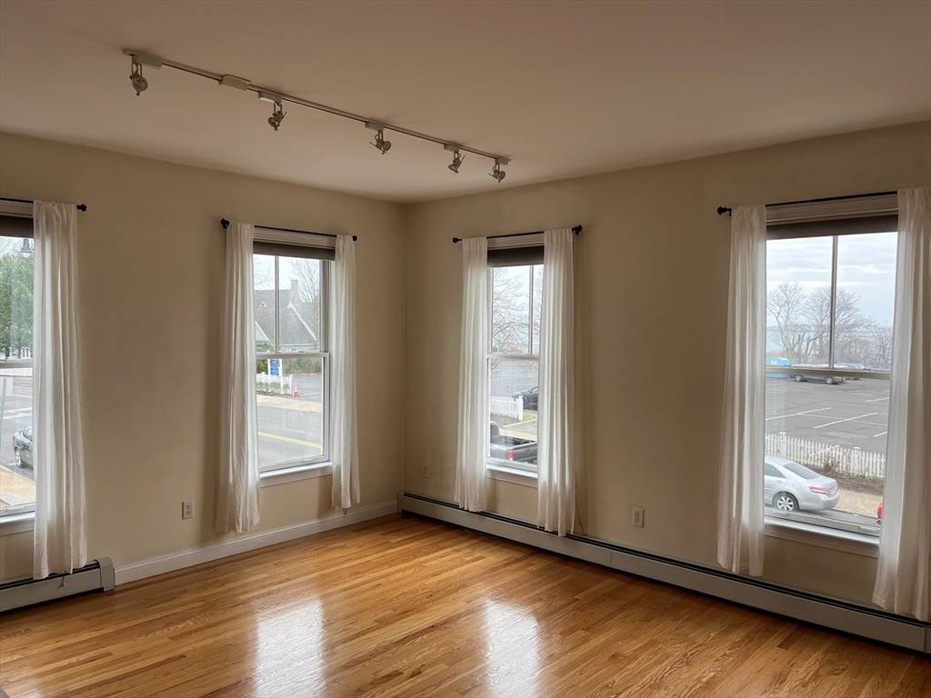 Swampscott, MA 01907,168 Humphrey St #1