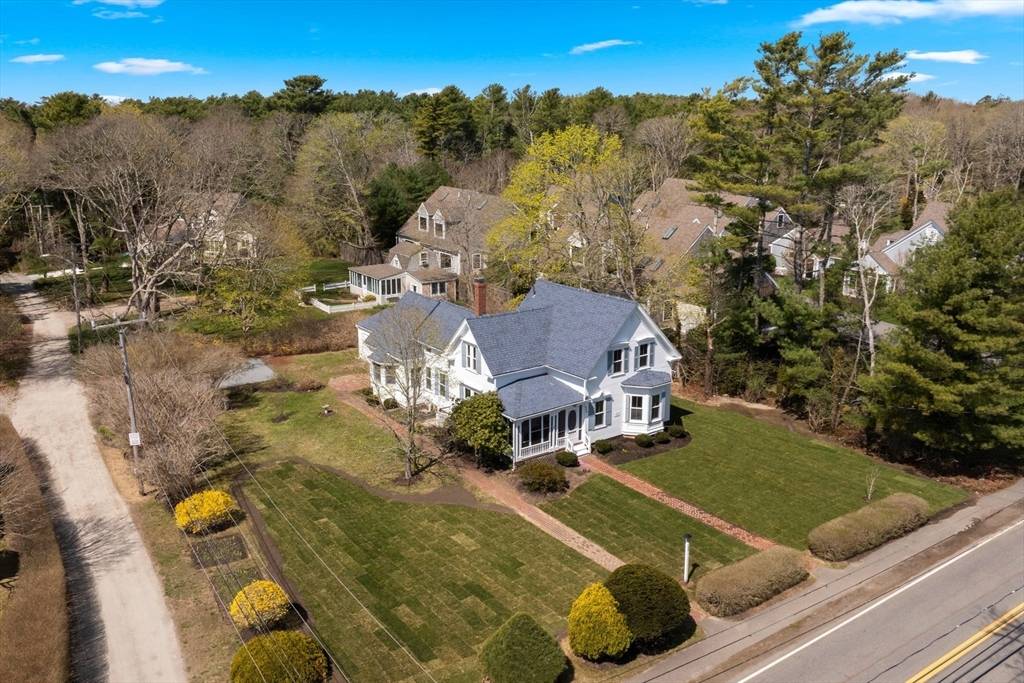 Barnstable, MA 02635,689 Main St