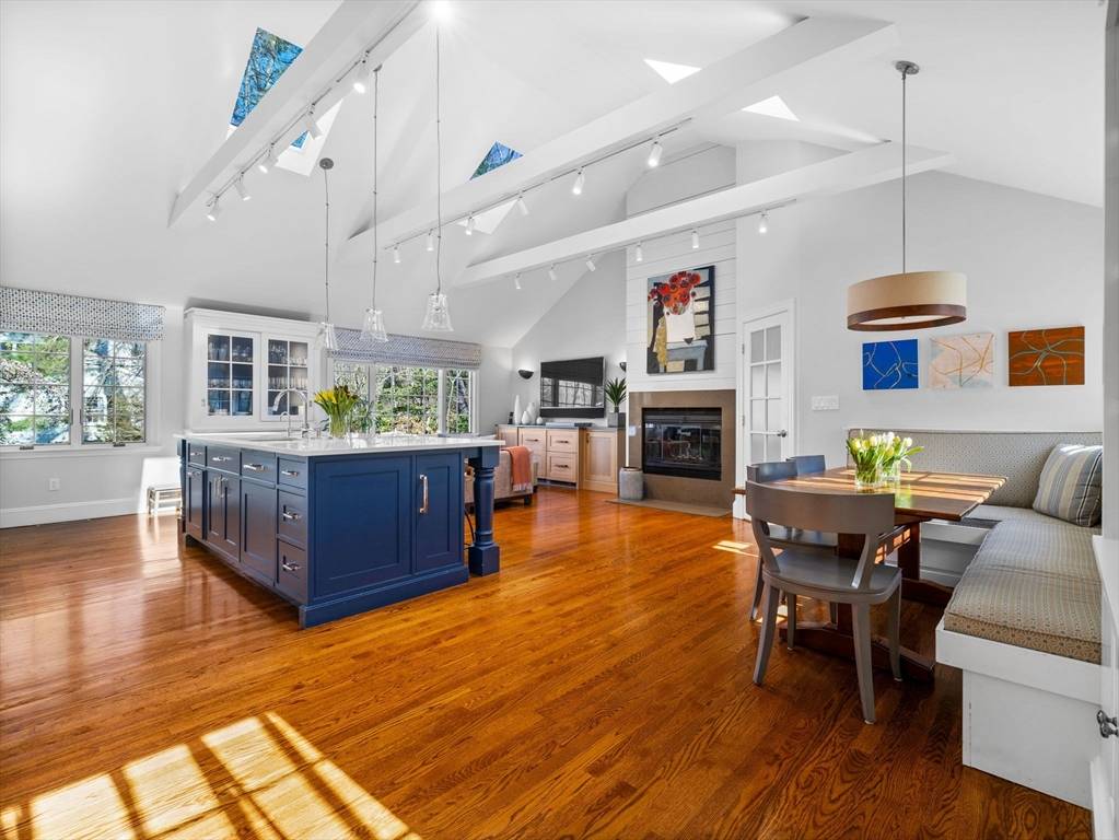 Wellesley, MA 02481,15 Barnstable Rd