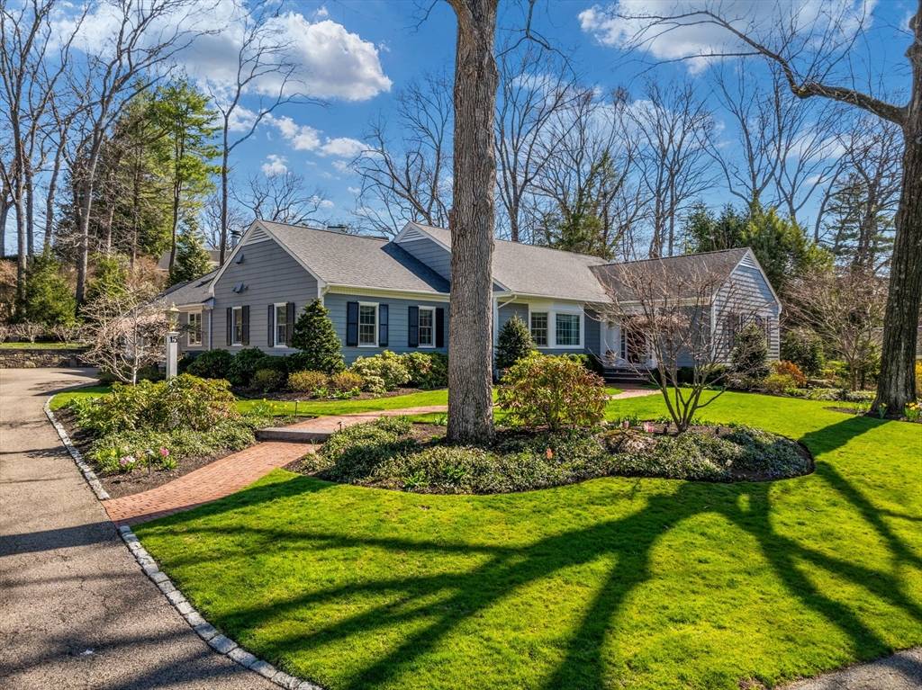 Wellesley, MA 02481,15 Barnstable Rd