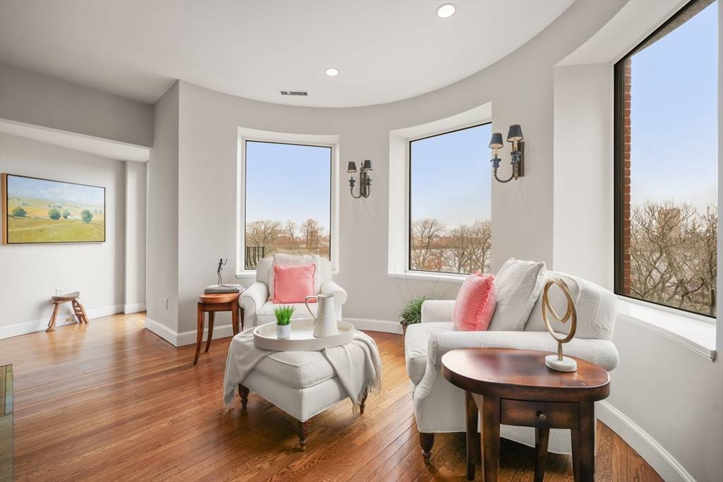 412 Beacon St #6 Boston, MA 02115