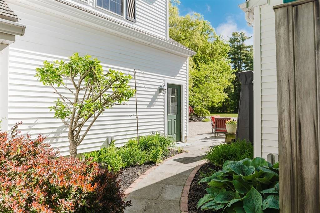 Marion, MA 02738,22 Allen St