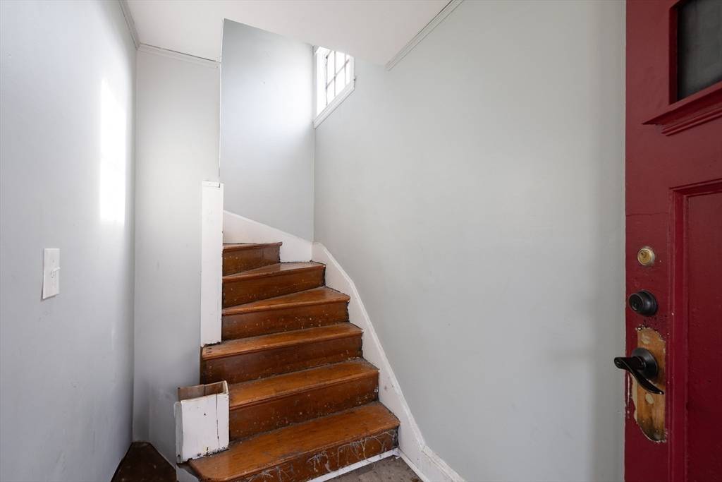 Milton, MA 02186,16 Concord Ave #1