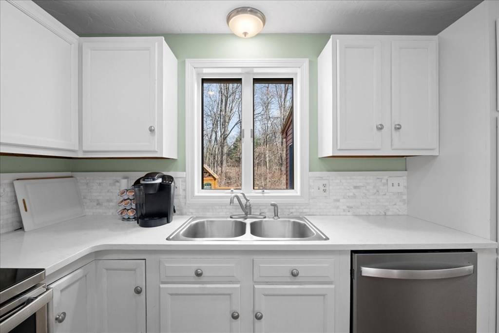 Auburn, MA 01501,421 South St