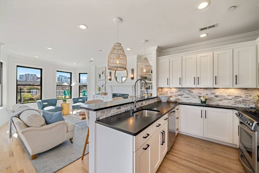 Boston, MA 02129,35 Rutherford Avenue #3