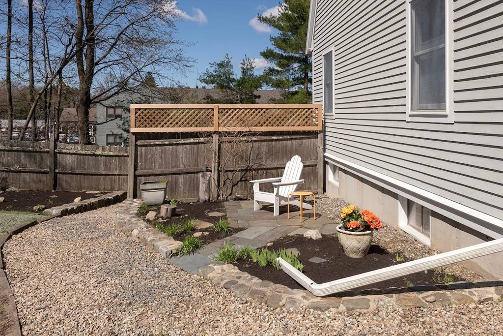 Lexington, MA 02421,352 Concord Ave