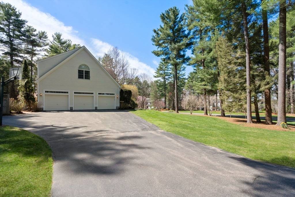 Dover, MA 02030,32 Draper Rd