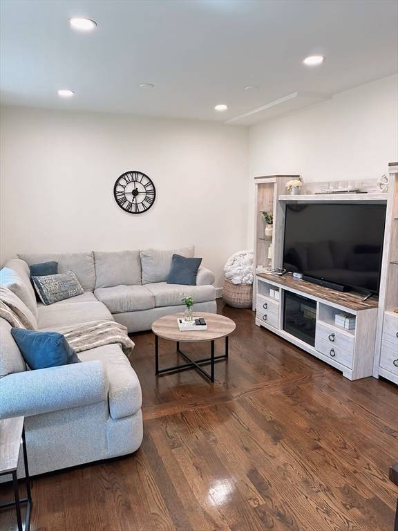 Boston, MA 02125,45 Alexander St #2