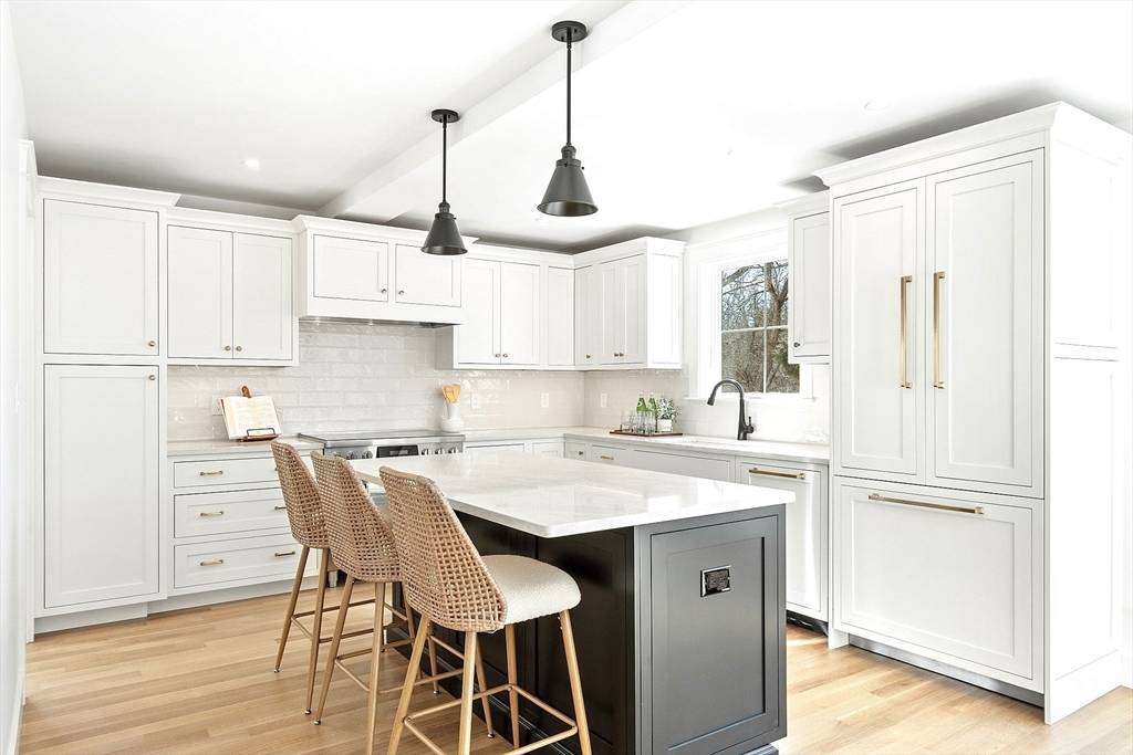 Concord, MA 01742,23 Shirley St