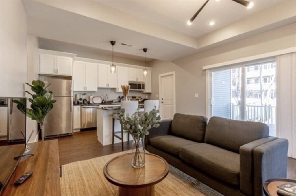 Boston, MA 02127,870 E 5th #3