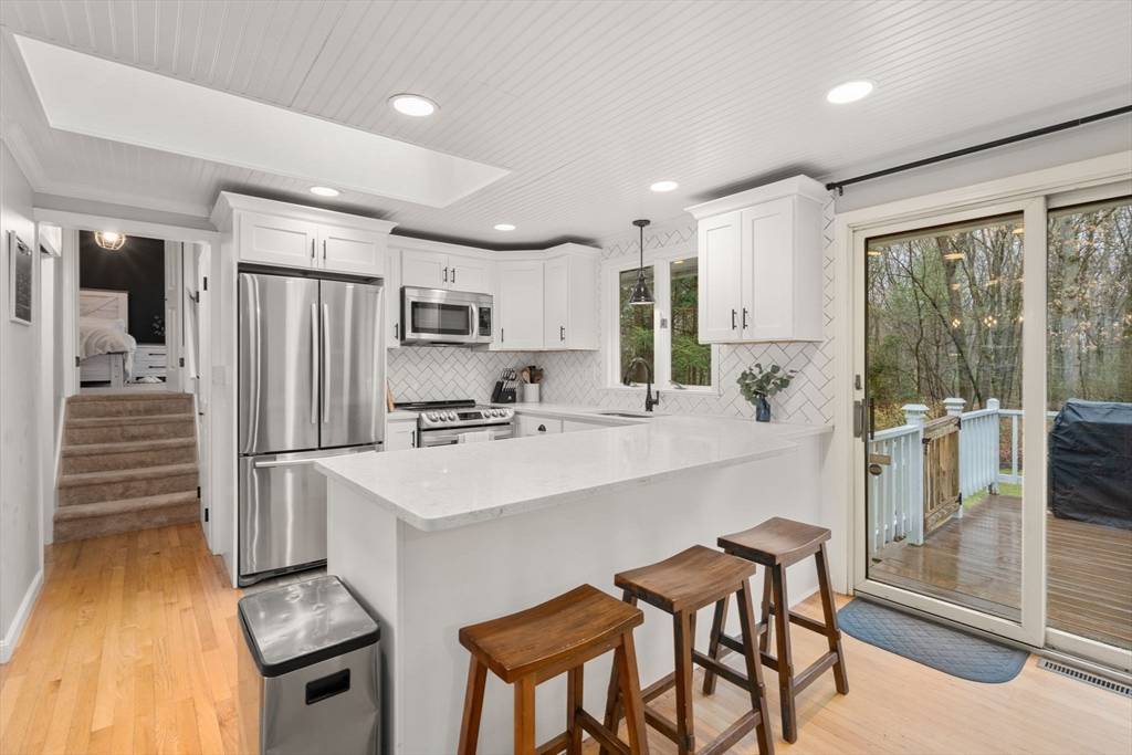 South Hadley, MA 01075,151 Abbey
